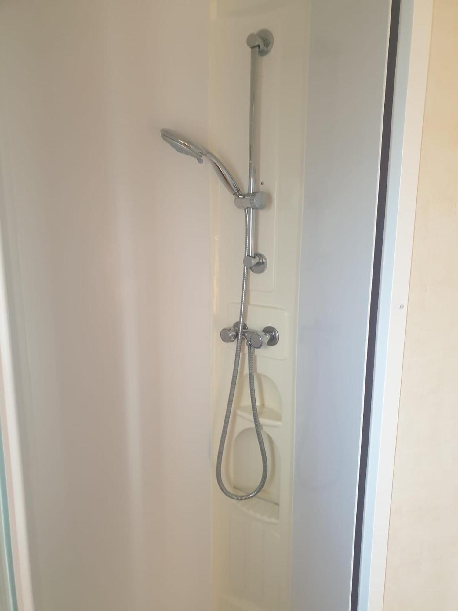 Grey 1 Caravan 3 Bedrooms 6 Berth *