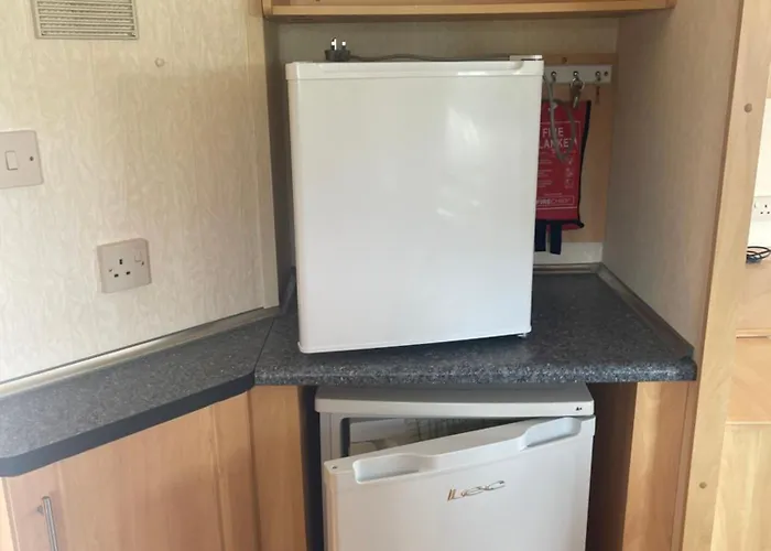 Grey 1 Caravan Ingoldmells 3 Bedrooms 6 Berth