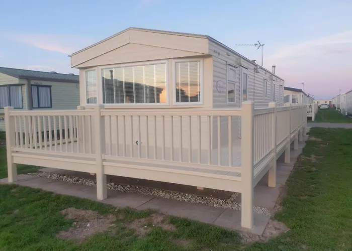 Grey 1 Caravan Ingoldmells 3 Bedrooms 6 Berth