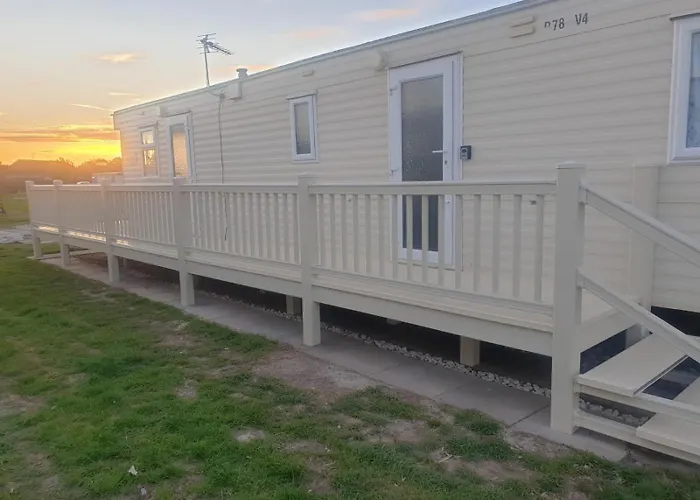 Grey 1 Caravan Ingoldmells 3 Bedrooms 6 Berth