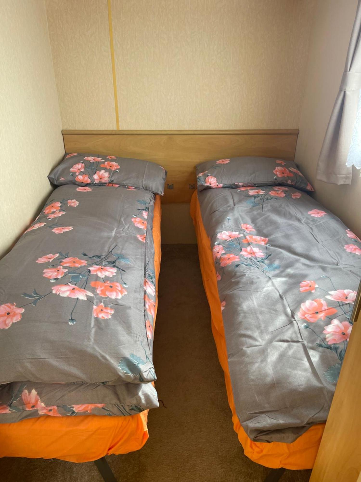 Holiday home Grey 1 Caravan 3 Bedrooms 6 Berth