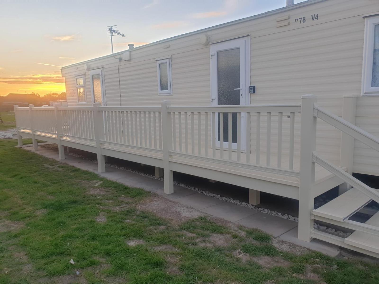 Grey 1 Caravan 3 Bedrooms 6 Berth Holiday home